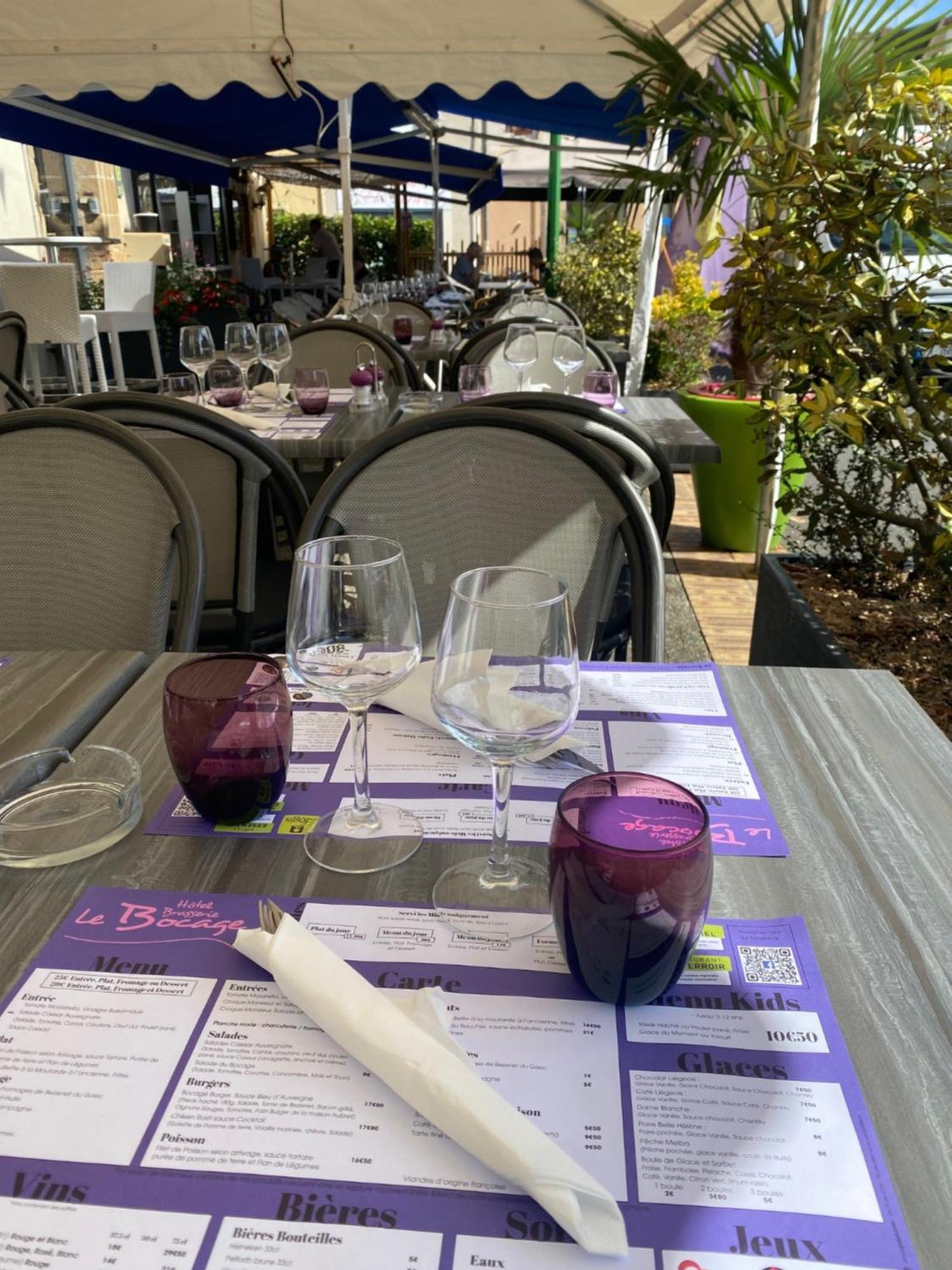 Logis Hotel Le Bocage Montmarault Eksteriør bilde